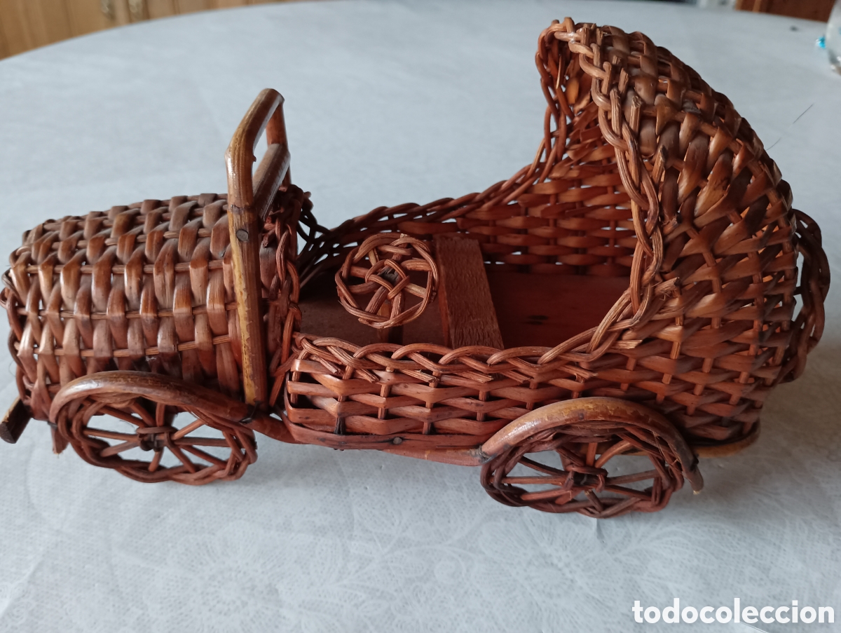 Collezionismo: Coche de mimbre decorativo vintage