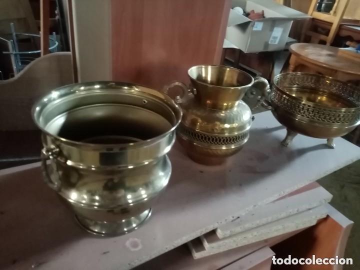Coleccionismo: conjunto jarrones bronce - Foto 2