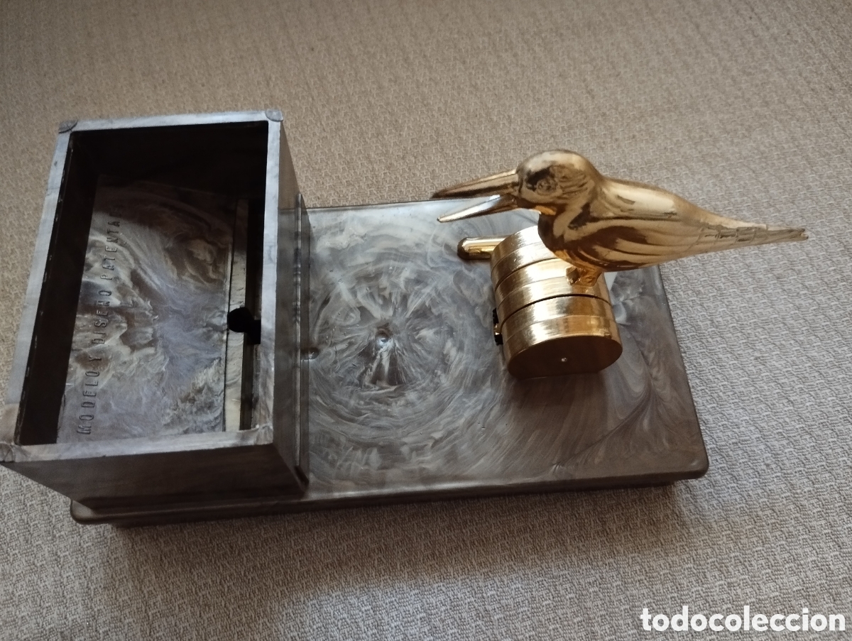 Coleccionismo: ANTIGUO EXPENDEDOR DE CIGARRILLOS - Foto 2