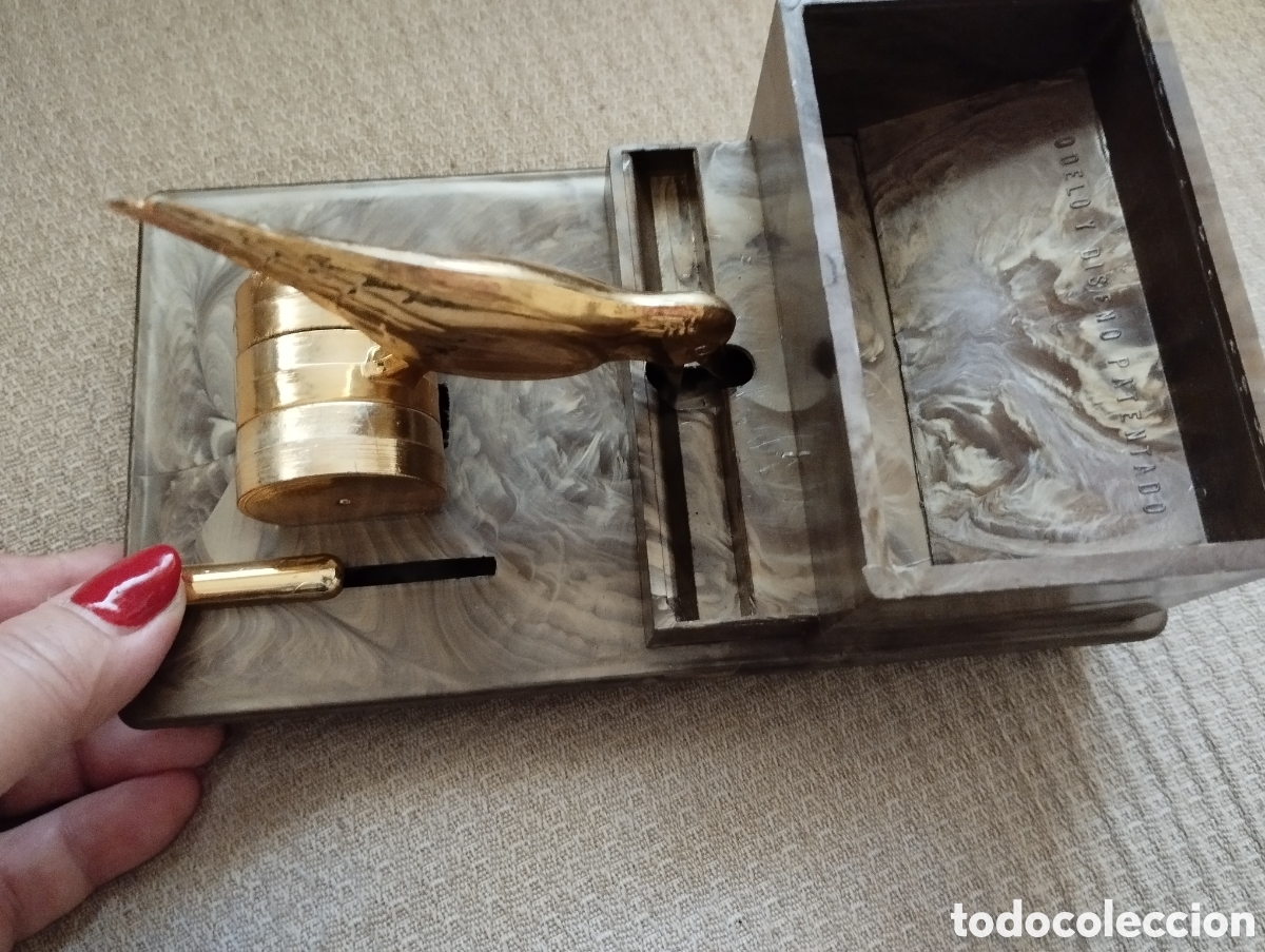 Coleccionismo: ANTIGUO EXPENDEDOR DE CIGARRILLOS - Foto 3