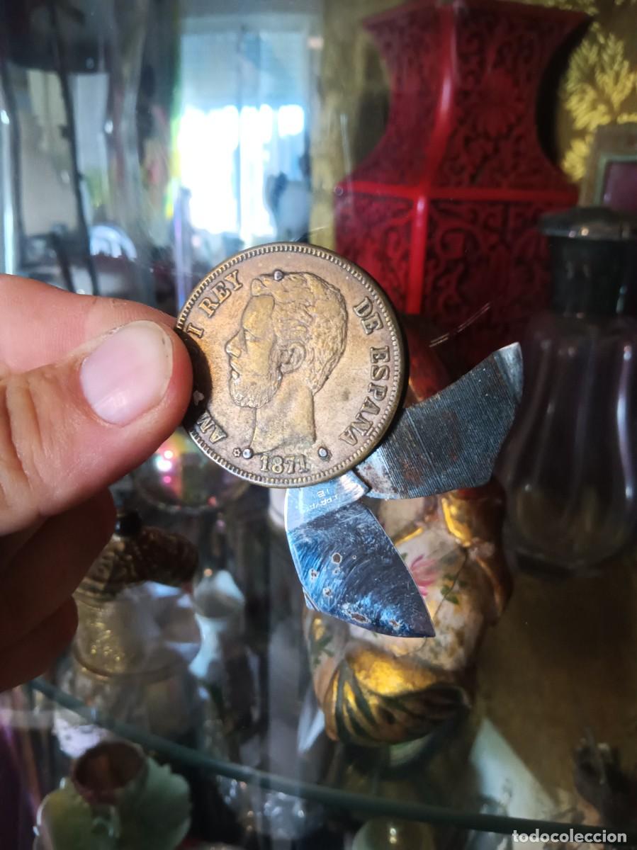 Coleccionismo: Moneda imitaci&oacute;n navaja de epoca - Foto 1