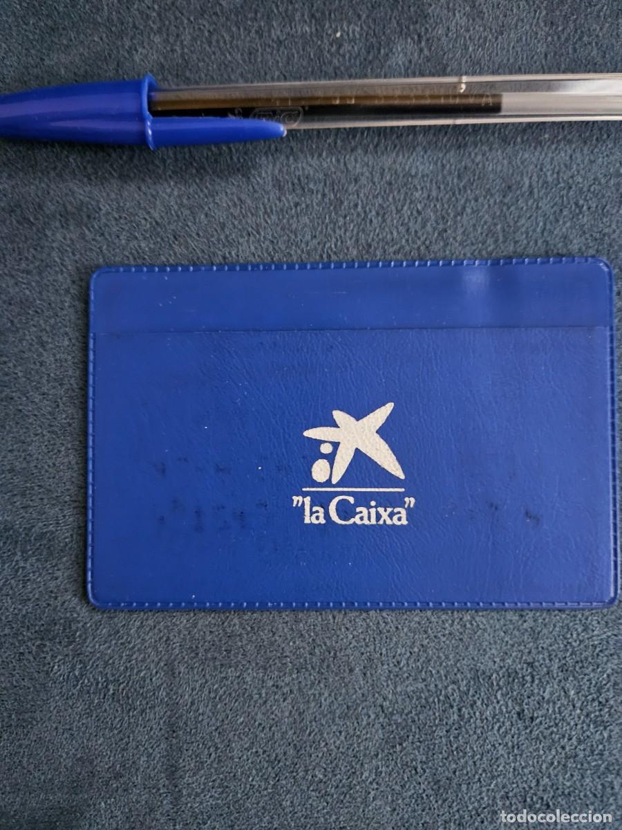 Coleccionismo: Funda De Pl&aacute;stico Para Guardar La Tarjeta de Cr&eacute;dito La Caixa, Parte Trasera Convertidor A Euros.