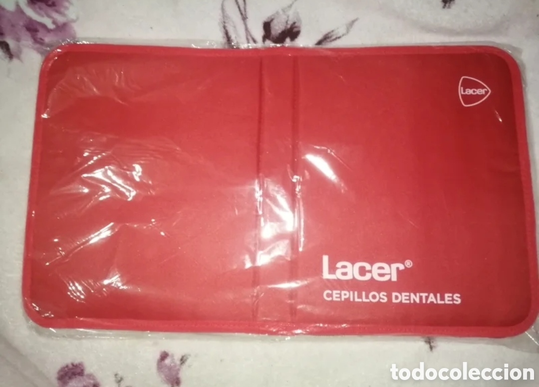 Coleccionismo: Estuche Lacer para 17 cepillos dentales