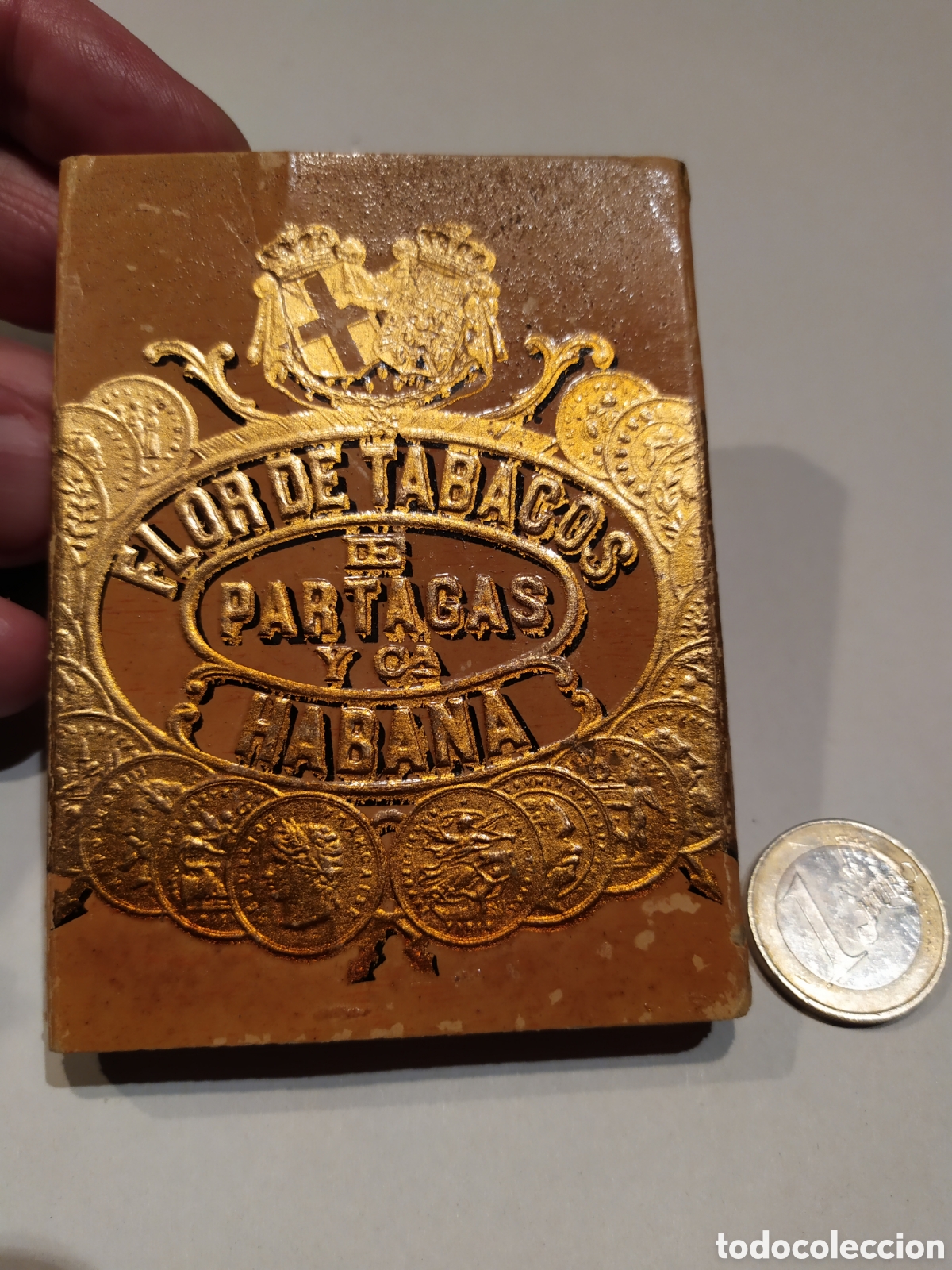 Coleccionismo: Antigua y rara cajetilla de cart&oacute;n Flor de Tabacos de Partagas, Habana, Chiquitos.