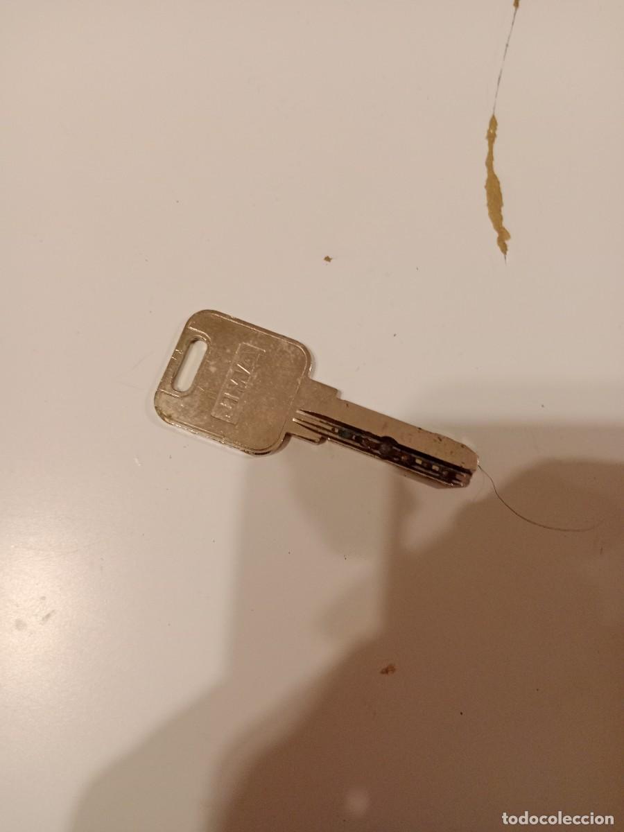 Coleccionismo: C-UGG LLAVE LA DE FOTO - Foto 1