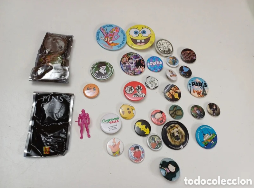 Coleccionismo: LOTE CHAPAS O PINS, DRAGON BALL, PICACHU, BATMAN, BOOMER Y VARIOS