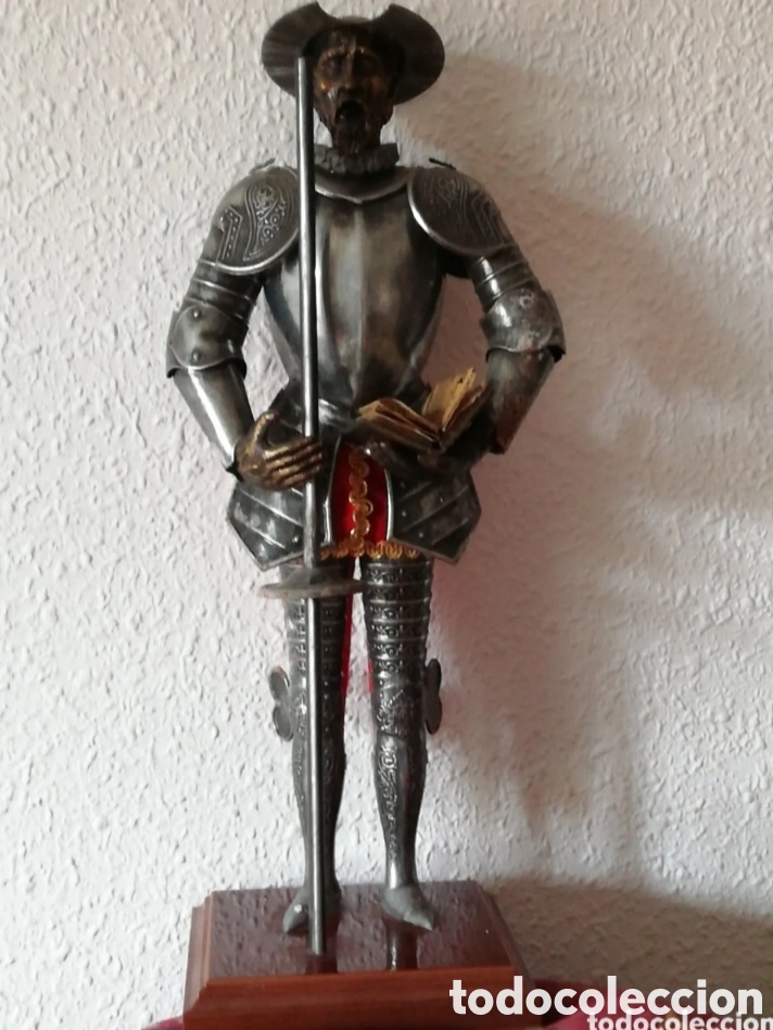 Coleccionismo: Don quijote con libro y armadura - Foto 1