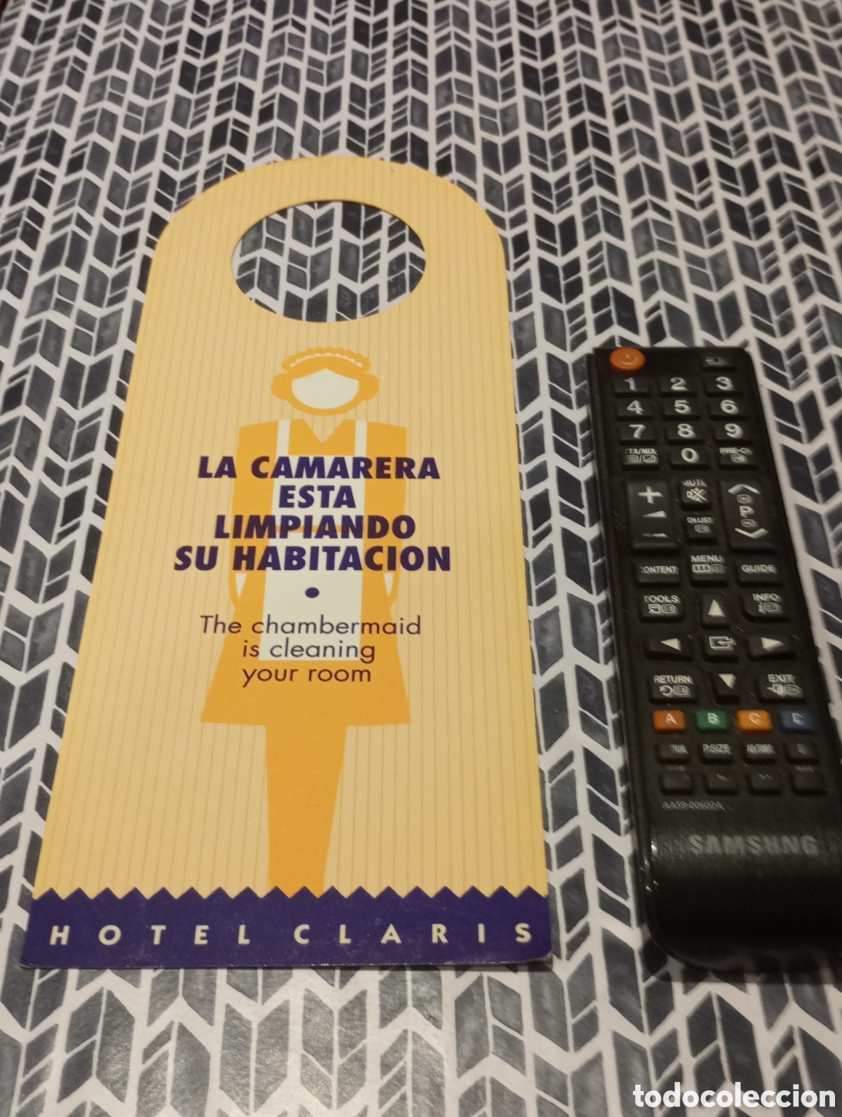 Coleccionismo: ETIQUETA TARJETA CARTEL HOTEL CLARIS BARCELONA - NO MOLESTAR, DO NOT DISTURB