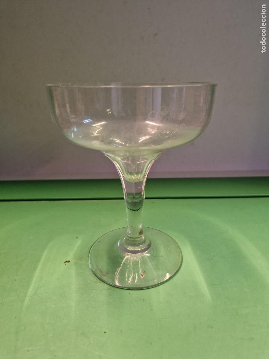 Collecting: BONITA COPA DE CRISTAL. HOTAL GORU. 12CM DE ALTO