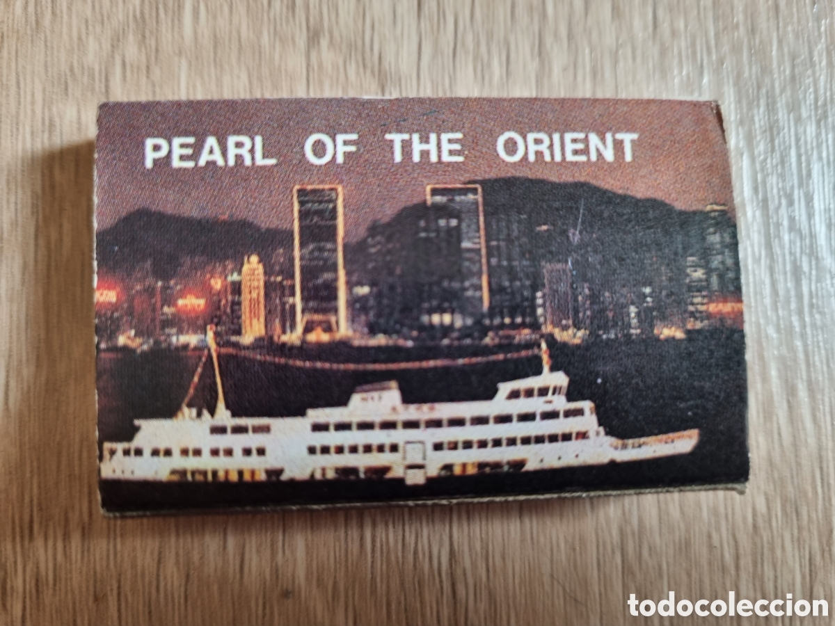 Coleccionismo: Hong Kong. Antigua caja de cerillas de madera. Llena.