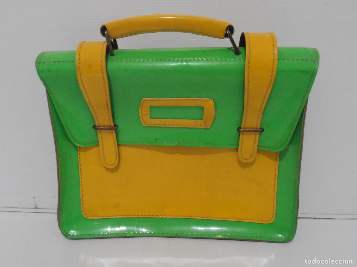 Coleccionismo: CARTERA ESCOLAR, VERDE Y AMARILLA, PLASTICO, A&Ntilde;OS 70 80
