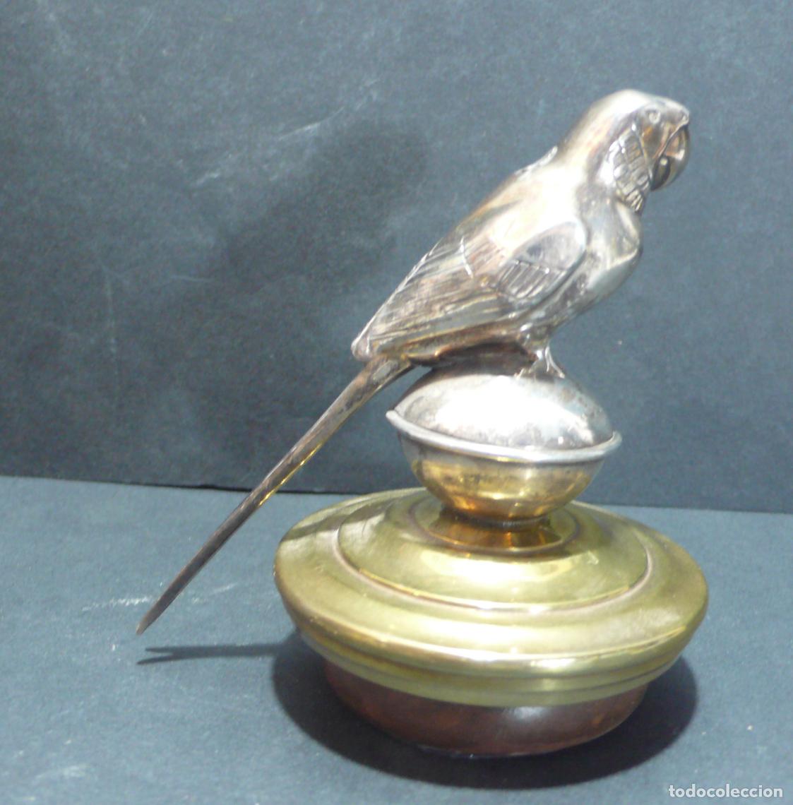Coleccionismo: PEQUE&Ntilde;O LORO EN METAL - Foto 1