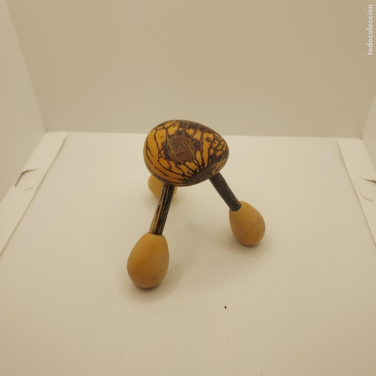 Colecionismo: Masajeador de semillas antiguo