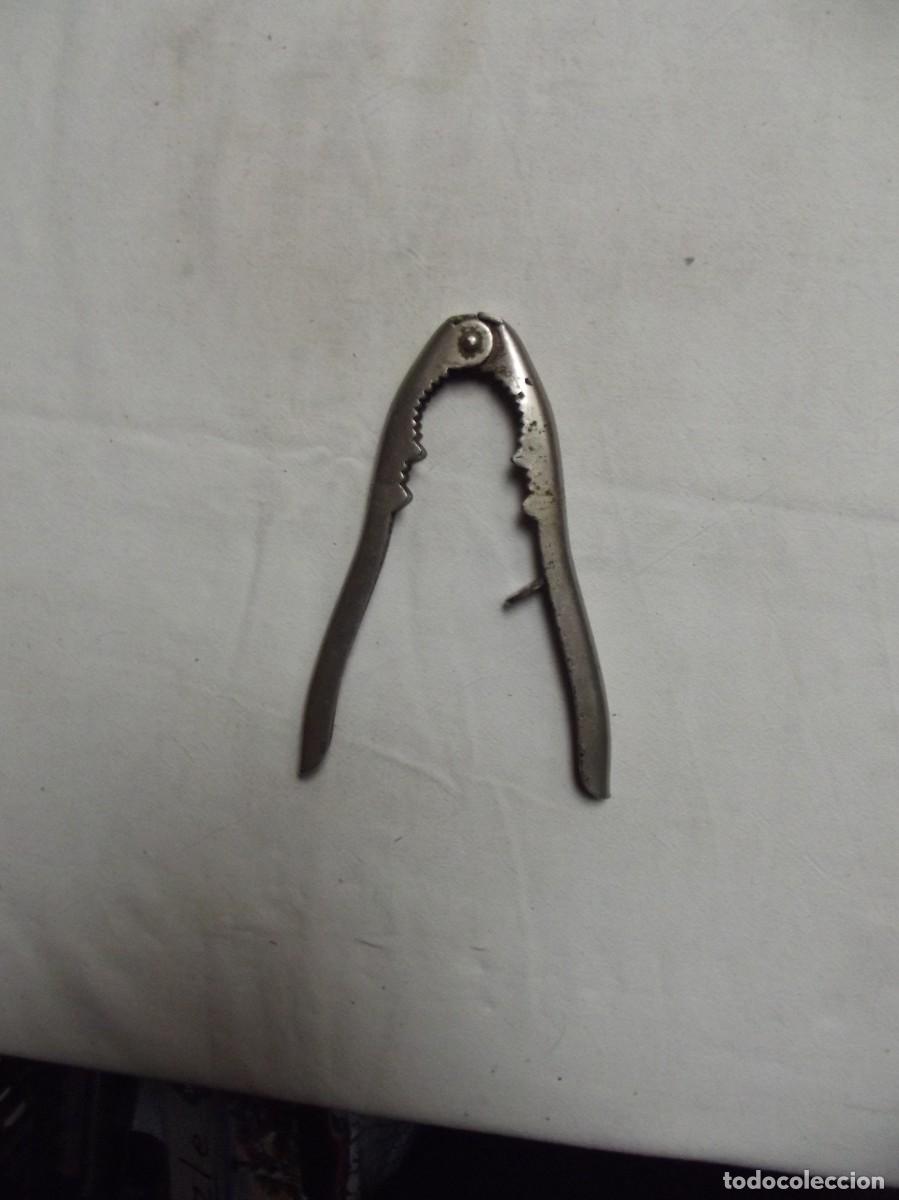 Coleccionismo: CASCANUECES DE METAL - Foto 1