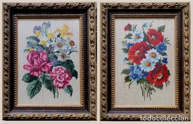 Coleccionismo: 2 CUADROS CON CRISTAL DE PUNTO DE CRUZ MOTIVOS FLORES - CUADRO-922