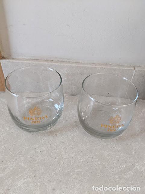 Collecting: 2 VASOS PUBLICIDAD PINEDA GIN