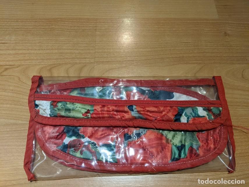 Sammeln: ESTUCHE CON ZAPATILLAS DE TELA
