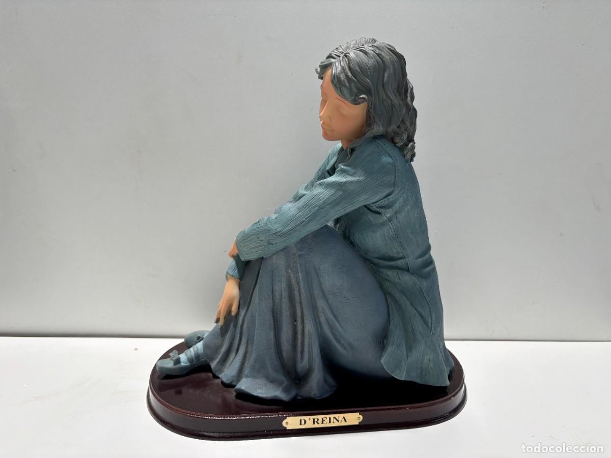 Coleccionismo: FIGURA DE RESINA ARTESANAL SOBRE BASE DE MADERA D&acute;REINA