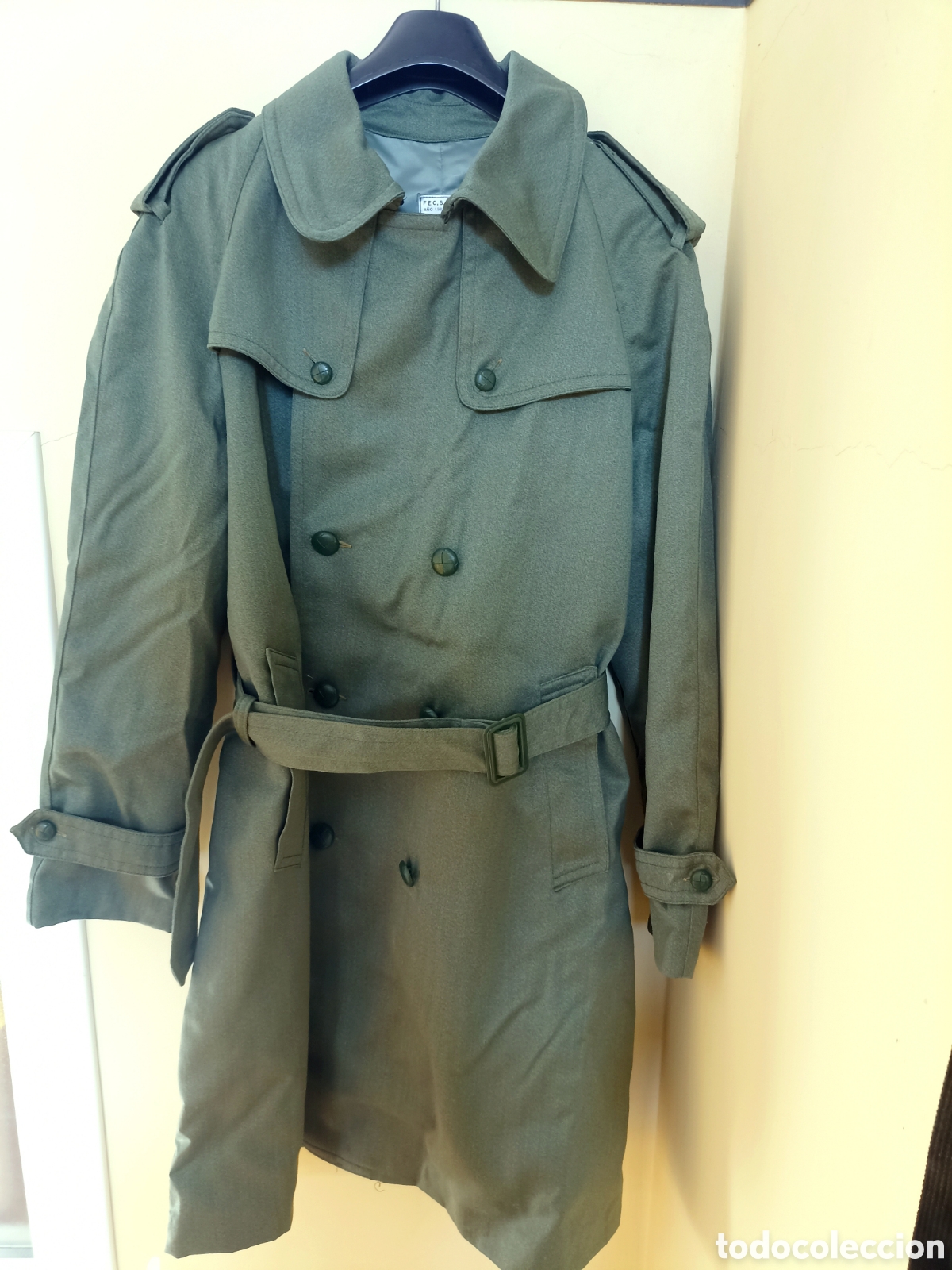 Coleccionismo: GABARDINA ABRIGO MILITAR PASEO LEGIONARIA. A&Ntilde;O 1988. SARGA. LEGI&Oacute;N. TALLA 52N FECSA
