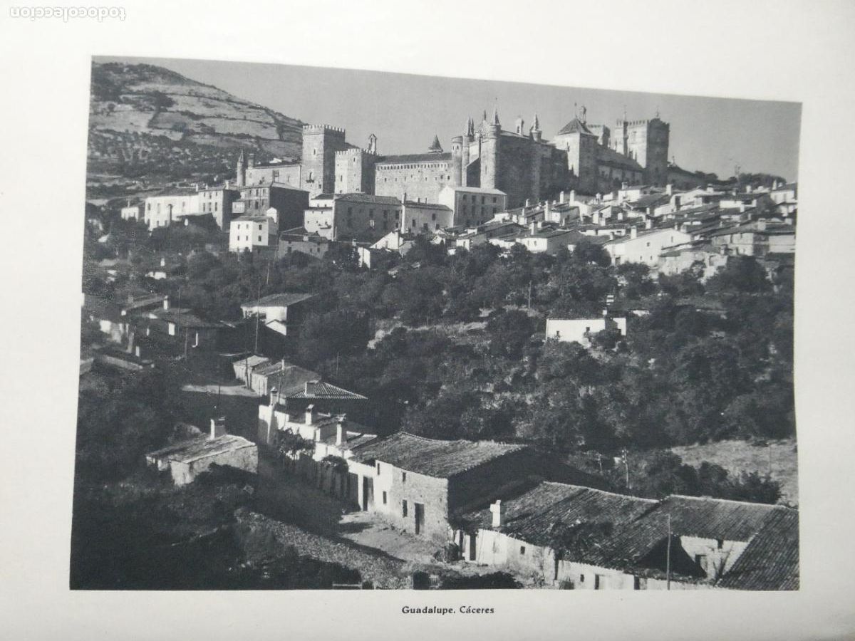 Coleccionismo: ANTIGUA L&Aacute;MINA DOBLE EN HUECOGRABADO A&Ntilde;O 1942. C&Aacute;CERES TRUJILLO GUADALUPE 188