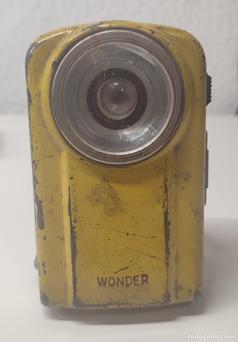 Coleccionismo: Linterna amarilla Wonder - Foto 1