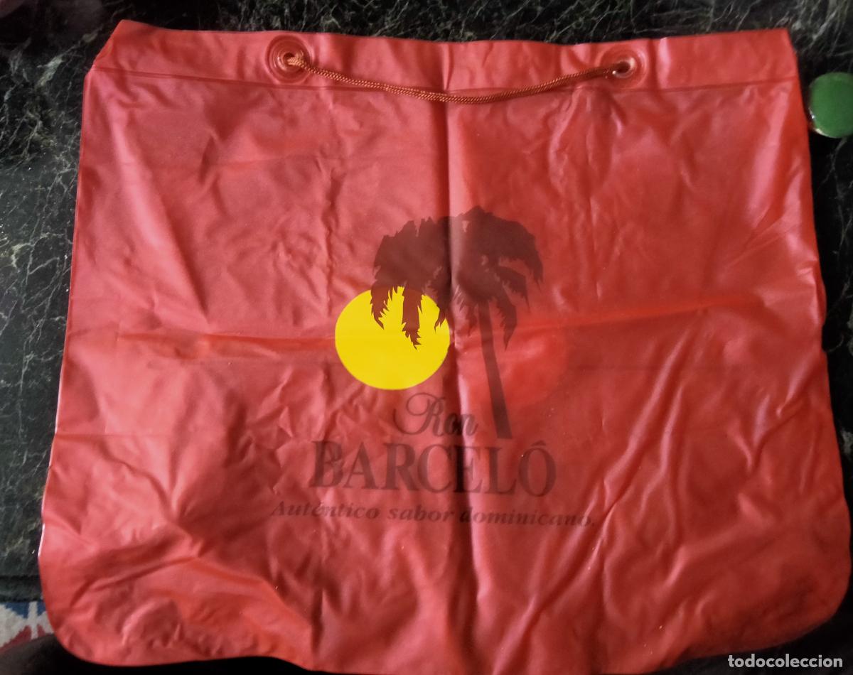 Bolsa para agua Ron Barcel&oacute;.