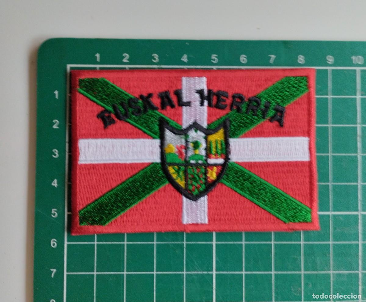 Coleccionismo: PARCHE BORDADO - TERMO ADHESIVO - BANDERA - EUASKAL HERRIA
