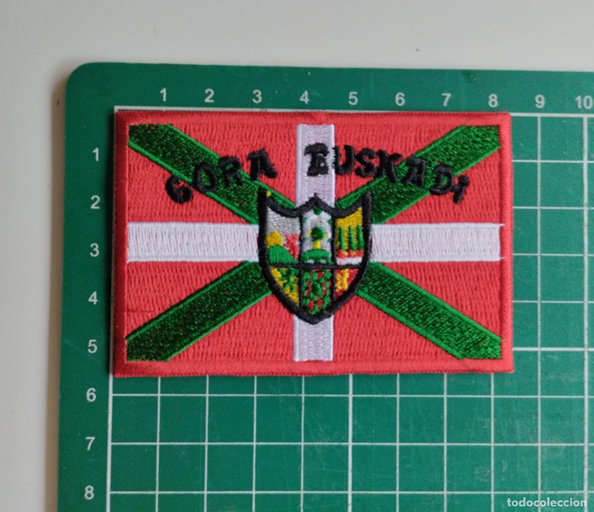 Coleccionismo: PARCHE BORDADO - TERMO ADHESIVO - BANDERA - GORA EUSKADI
