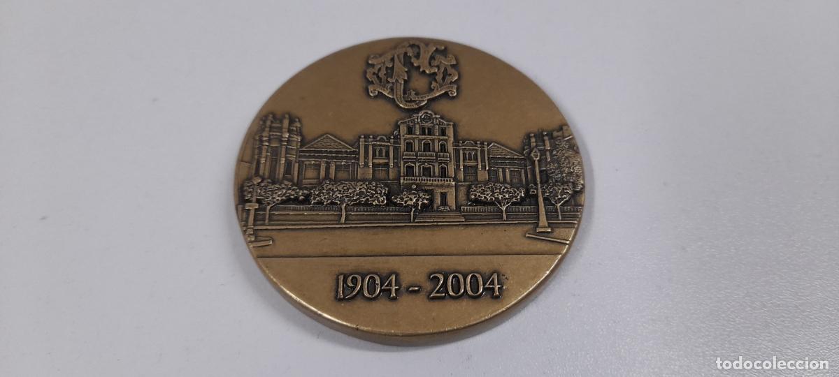 Coleccionismo: MONEDA / SIMILAR CONMEMORATIVA CENTENARIO DEL EDIFICIO MODERNISTA DEL CIRCULO OSCENSE . HUESCA 2004 - Foto 6