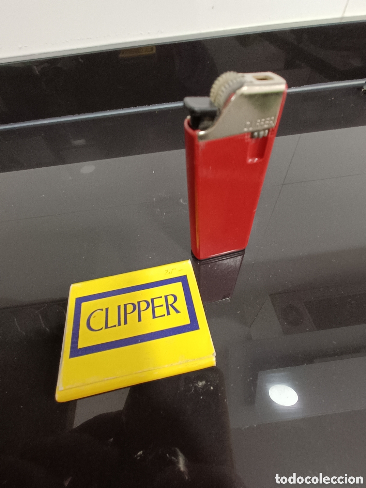 Coleccionismo: Vintage Antiguo mechero Clipper King con caja vac&iacute;a de piedra