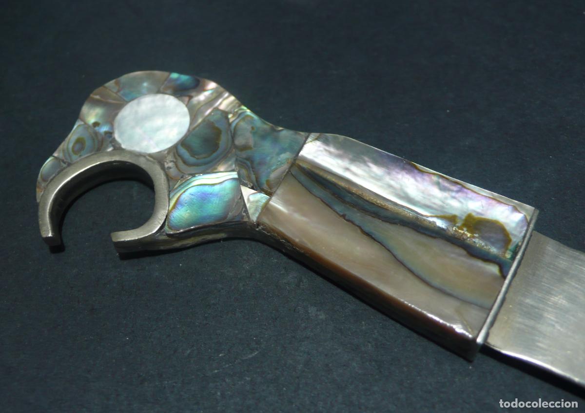 Coleccionismo: 2 ABRECARTAS EN METAL Y NACAR - Foto 4