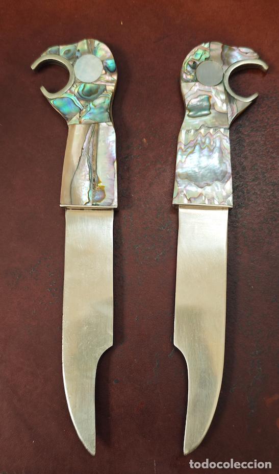Coleccionismo: 2 ABRECARTAS EN METAL Y NACAR - Foto 1