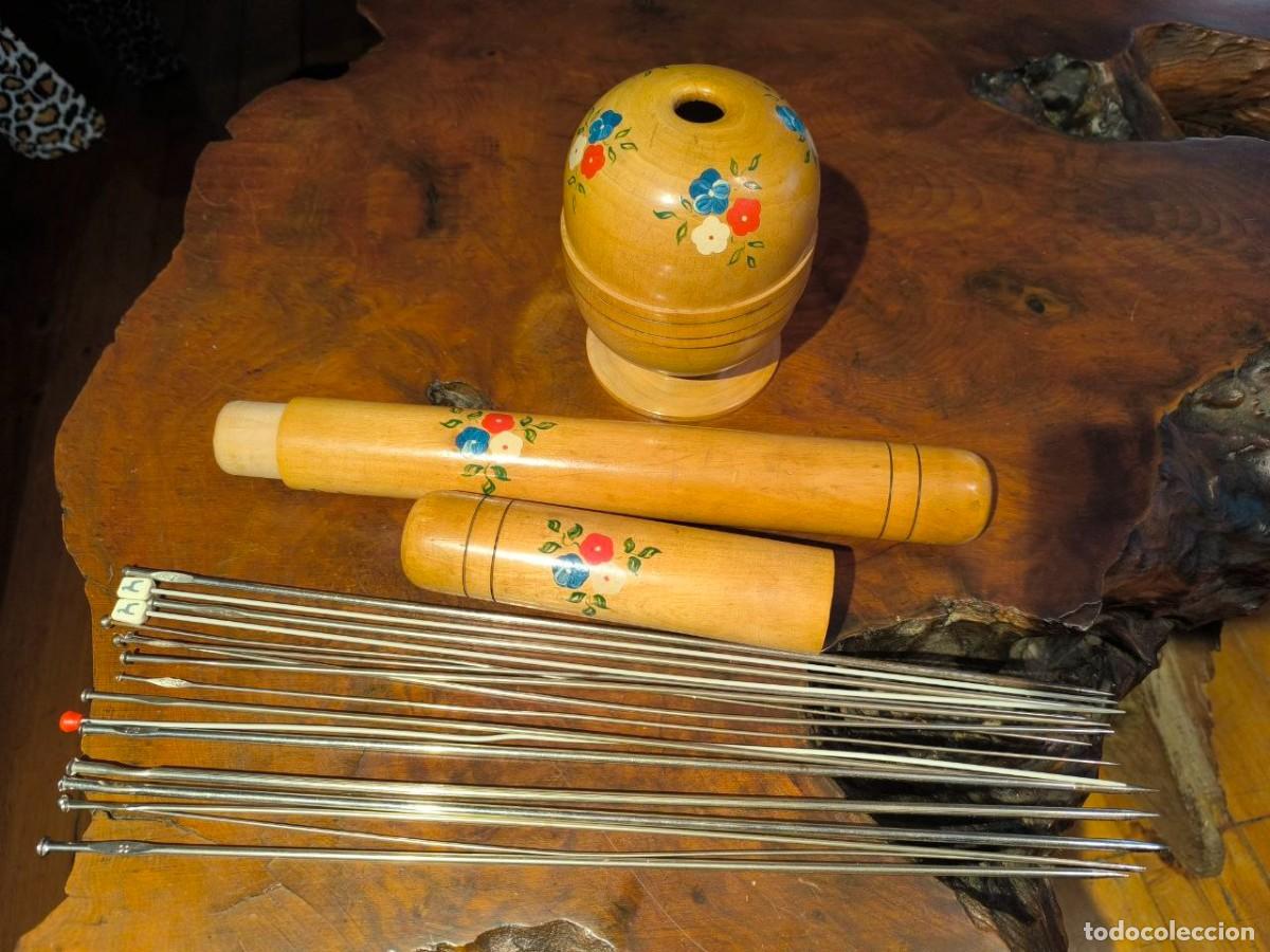 Collectionnisme: ANTIGUO JUEGO DE MADERA PARA HACER MEDIA CON 16 AGUJAS, PORTA AGUJAS Y OVILLO DE LANA