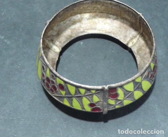 Coleccionismo: PEQUE&Ntilde;O BASE DE METAL - Foto 2