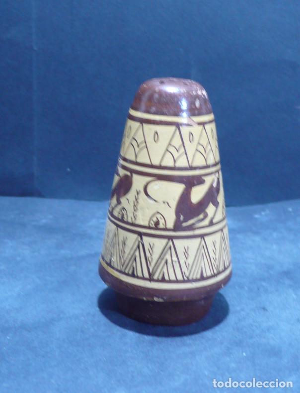 Sammeln: peque&ntilde;o salero de ceramica