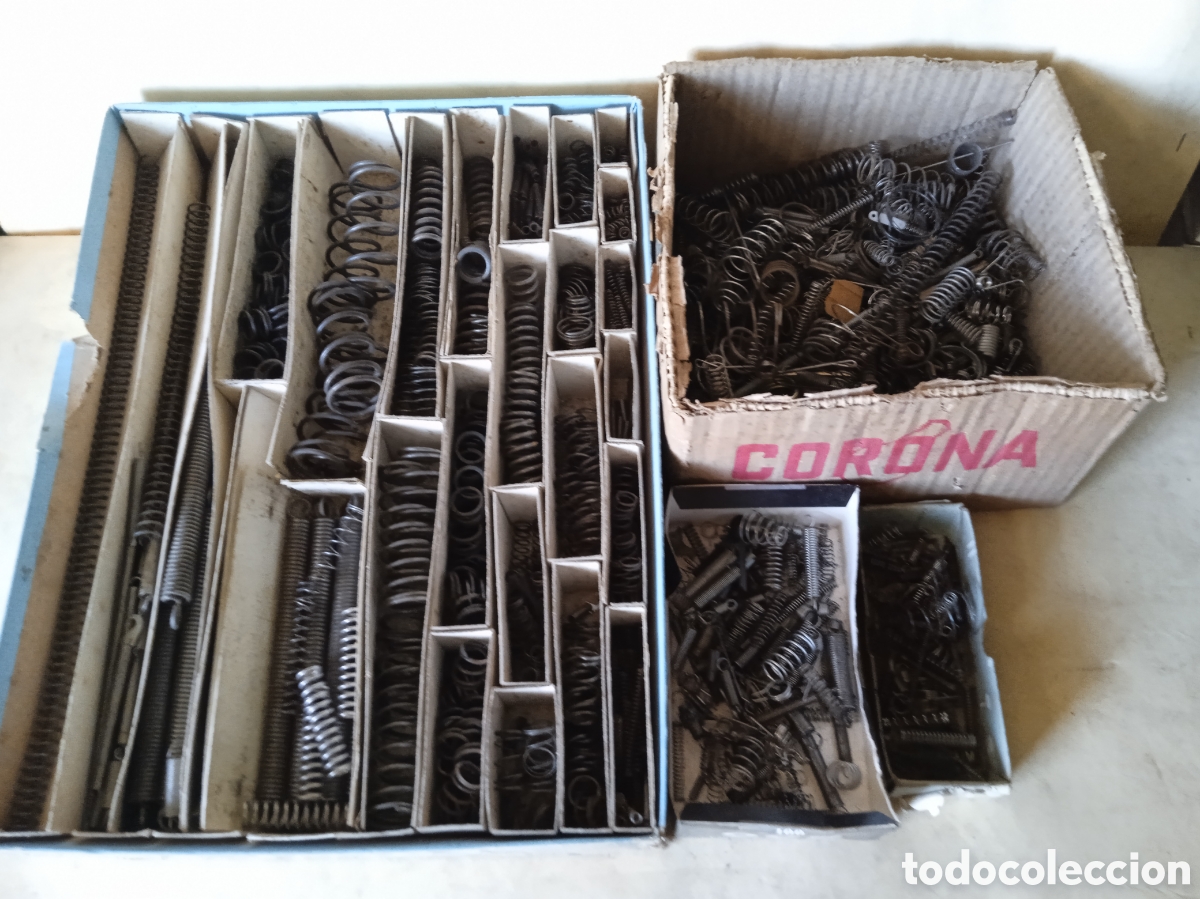 Coleccionismo: CAJAS CON CIENTOS DE DIVERSOS MUELLES - Foto 1