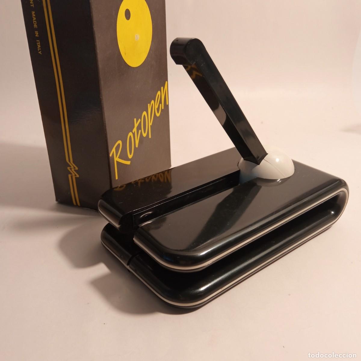 Rotopen base con boligrafo sobre mesa