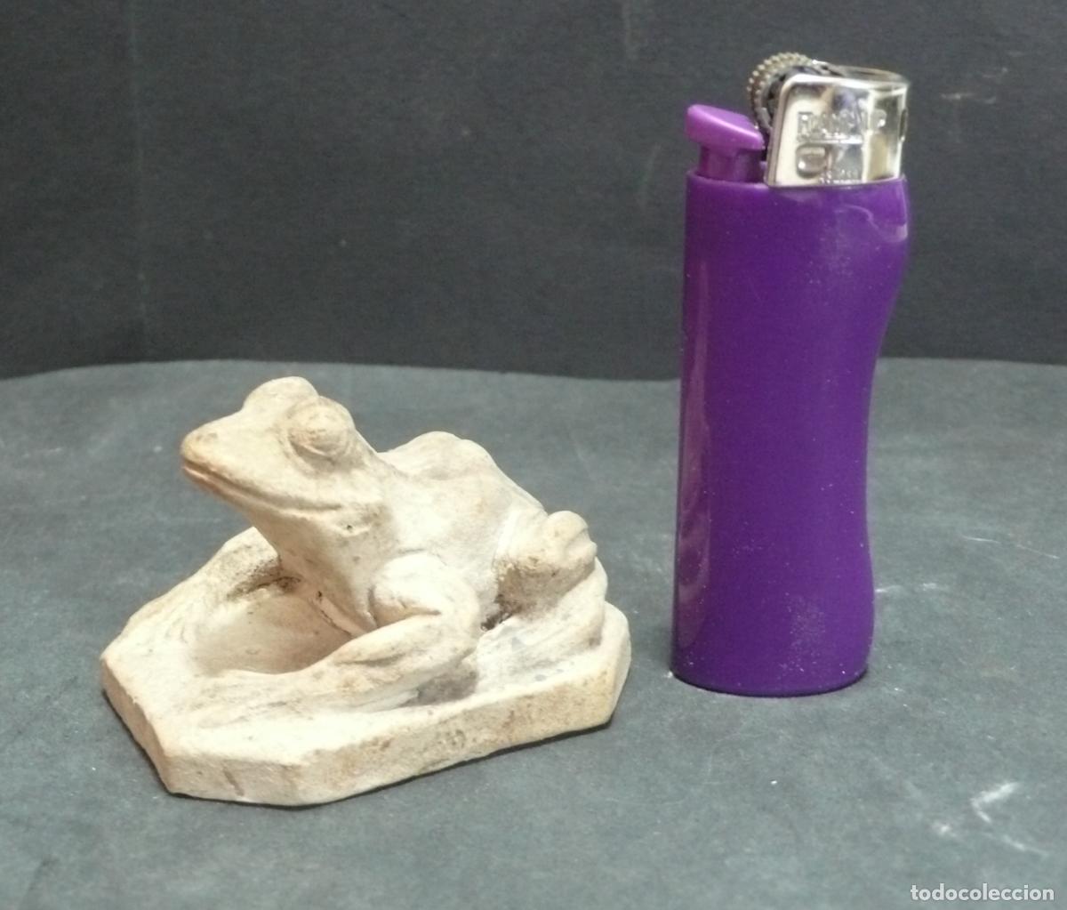 Collezionismo: PEQUE&Ntilde;A RANA EN CERAMICA
