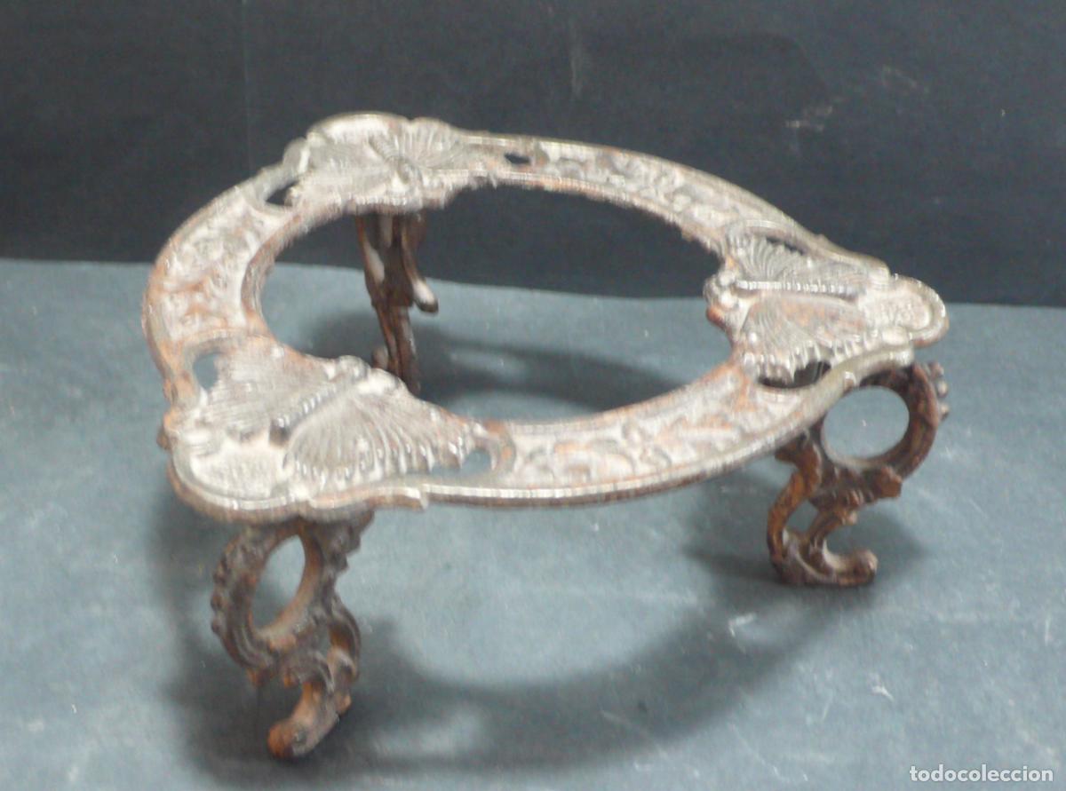 Coleccionismo: SOPORTE DE METAL CON MARIPOSAS - Foto 1