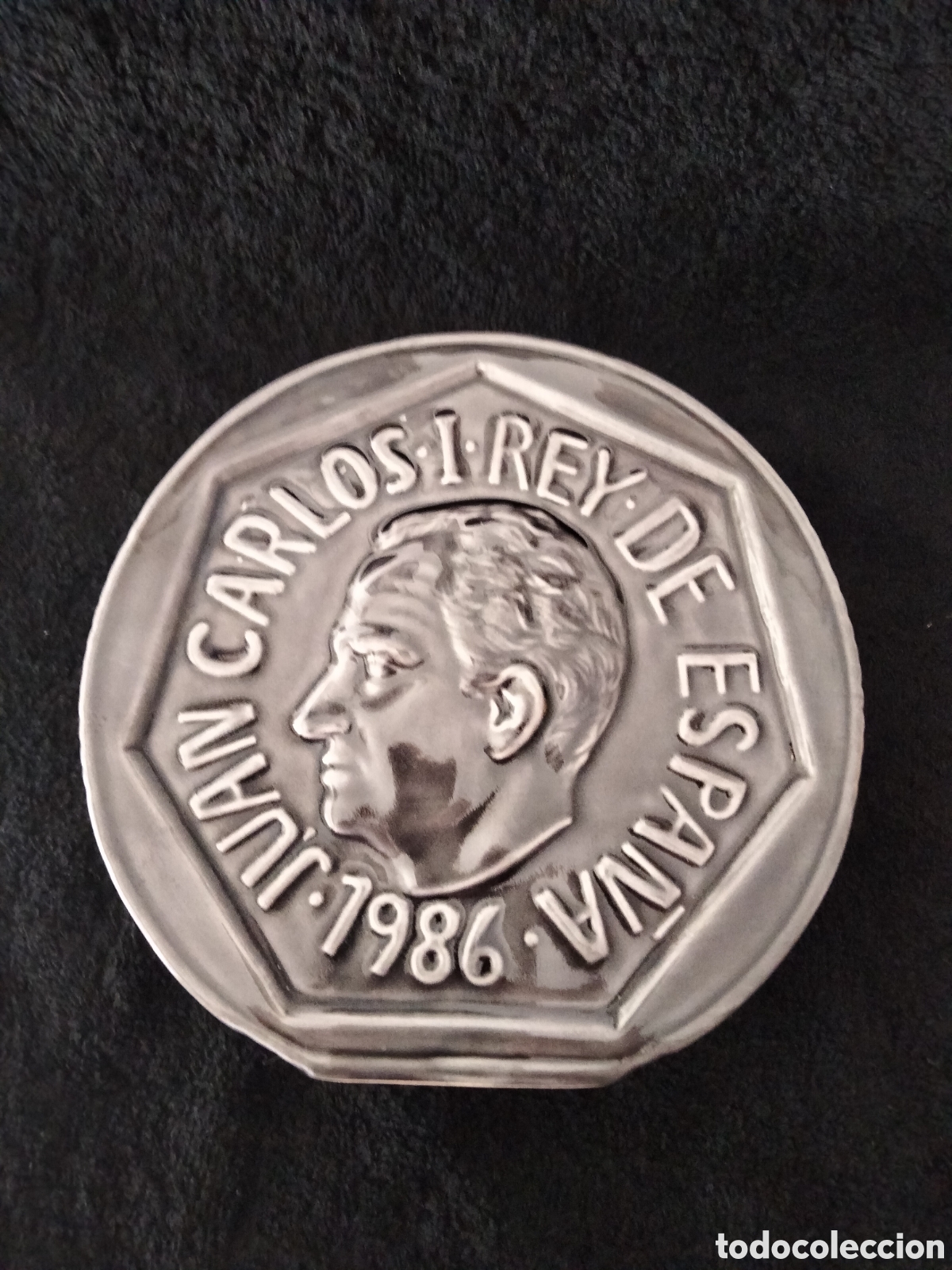 Coleccionismo: Hucha de porcelana con forma de moneda - Foto 1