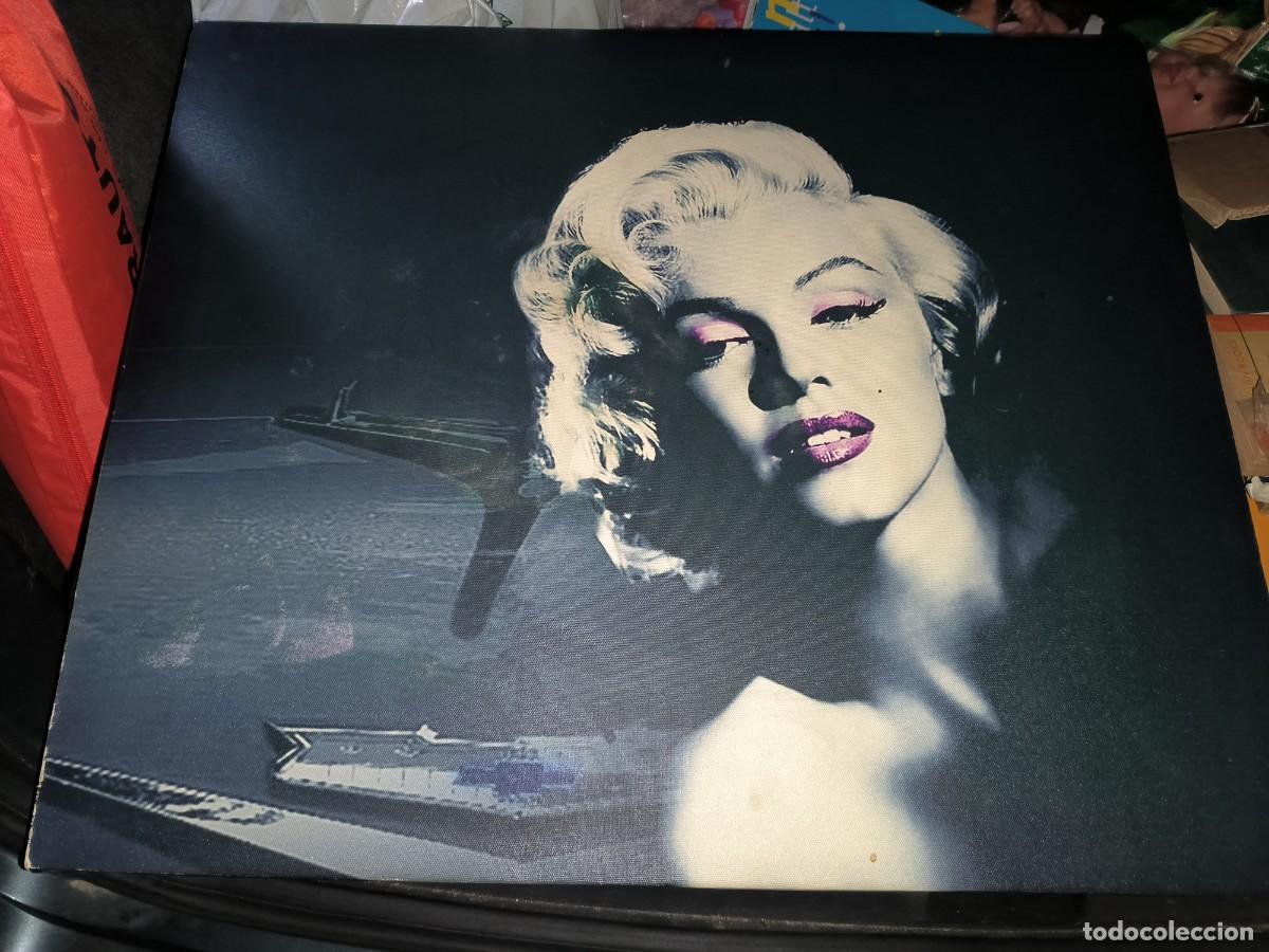 Coleccionismo: CUADRO DE MARILYN MONROE . MEDIDA DE FRENTE 60 CM ALTO 50 CM