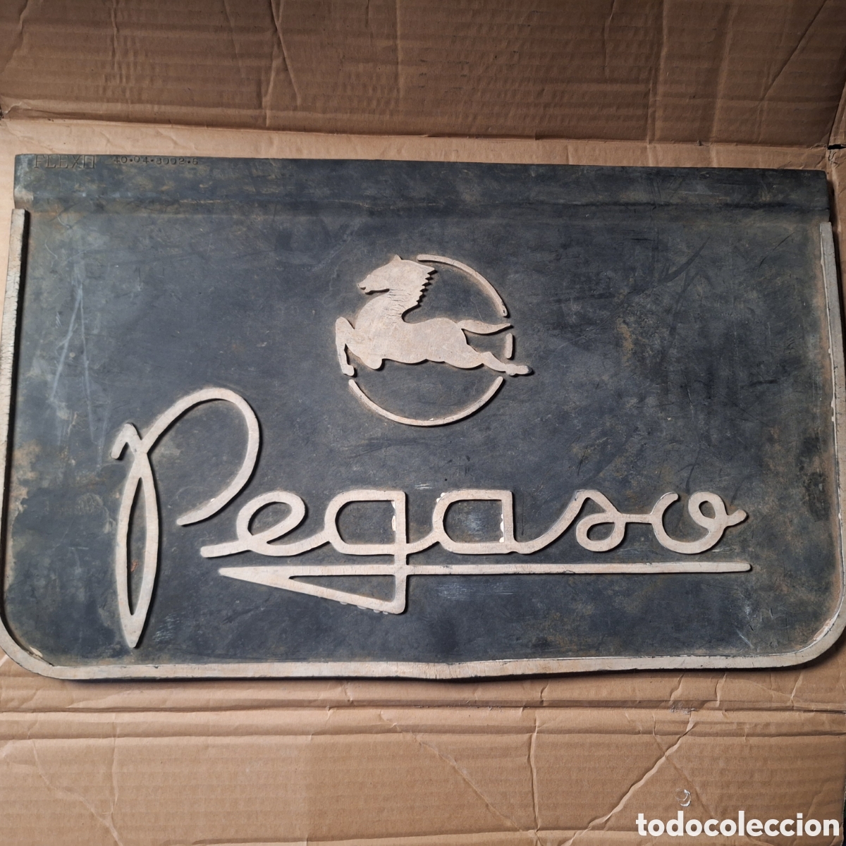Coleccionismo: Guardabarros camion pegaso - Foto 1