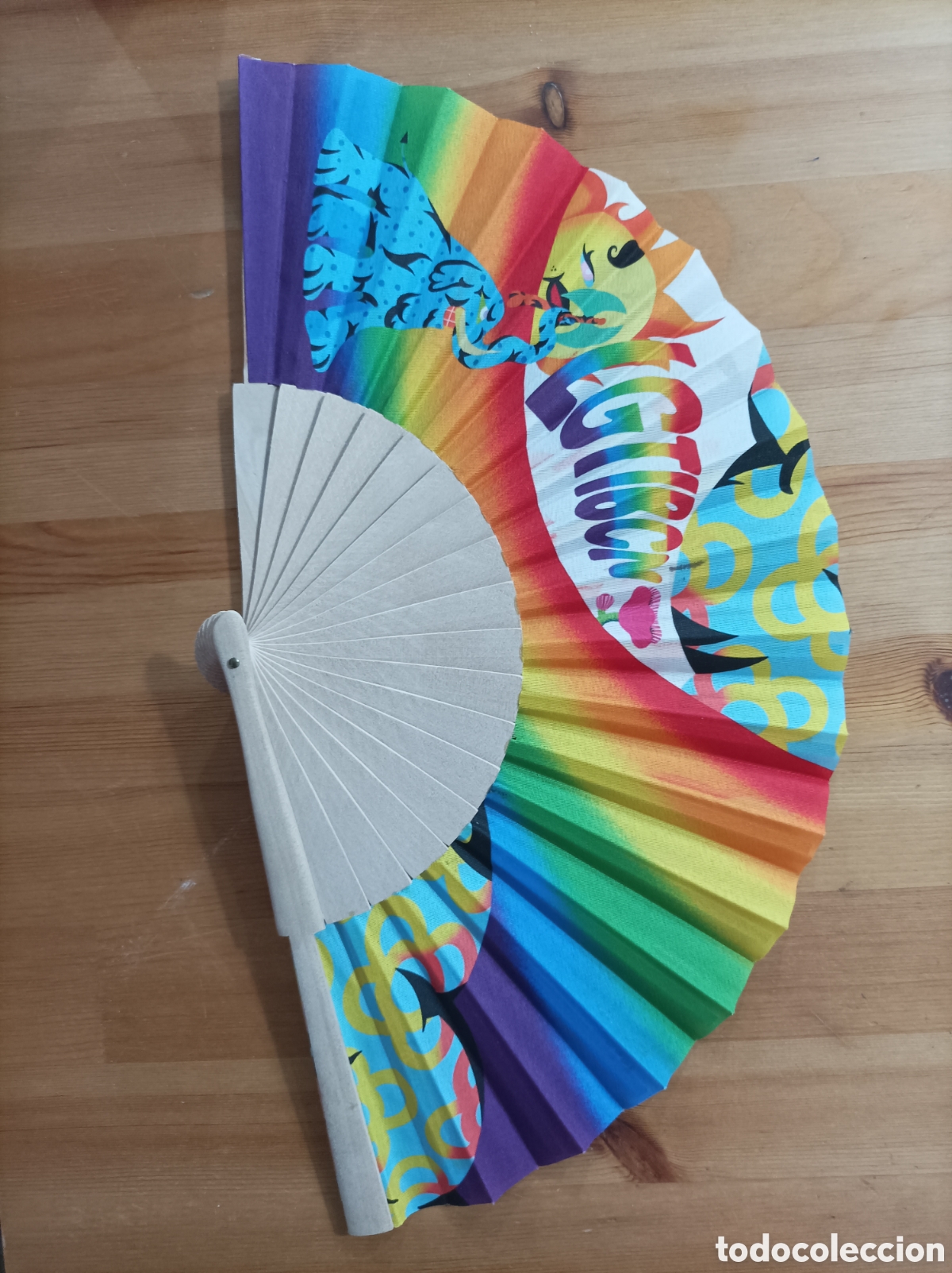 Collecting: ABANICO LGTBI BARCELONA