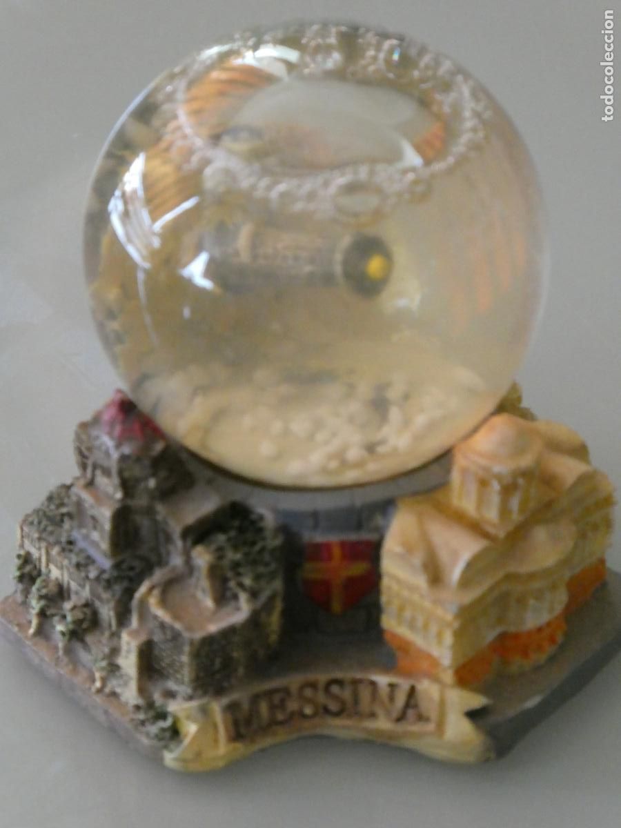 Collezionismo: GLOBO BOLA DE NIEVE TURISMO RECUERDO SOUVENIR CUENCA. MESSINA ITALIA. 7CM. 120GR
