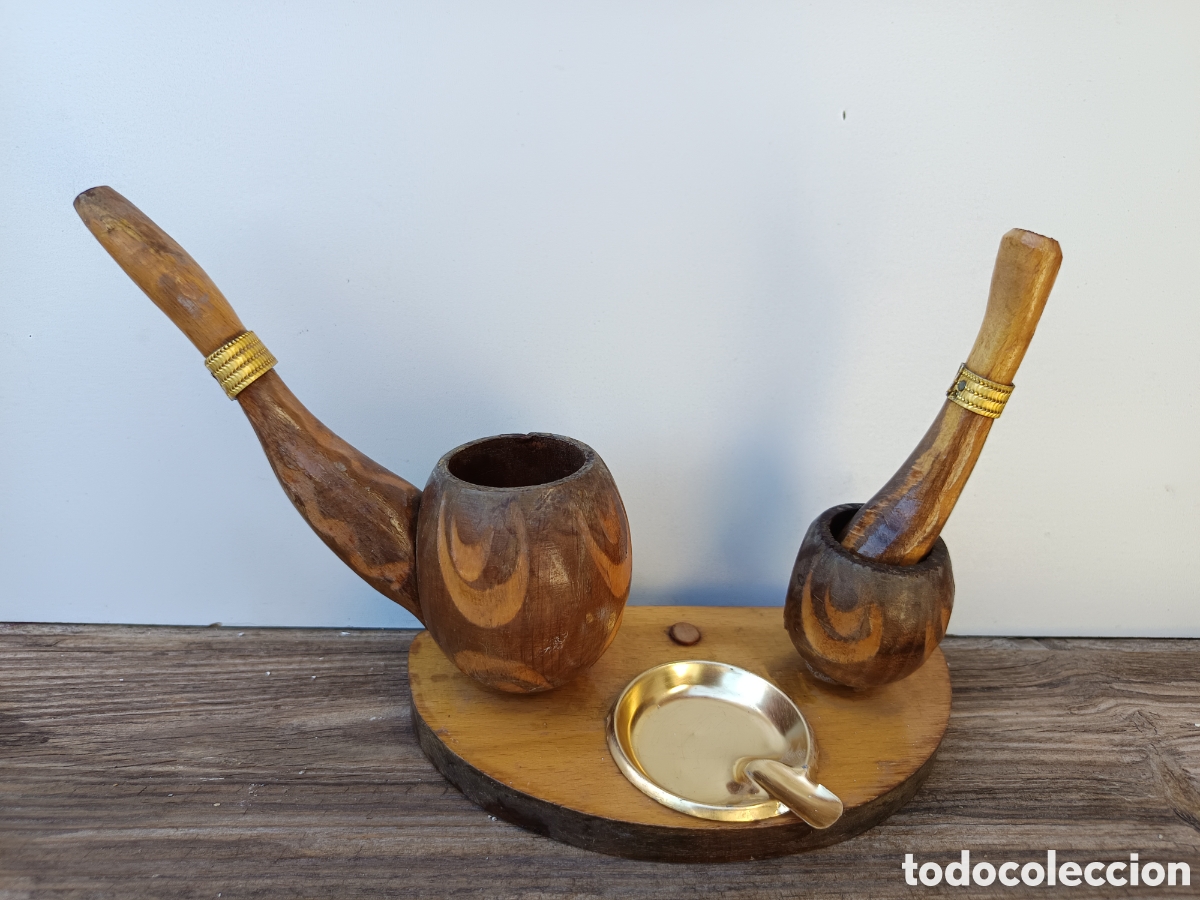 Coleccionismo: ANTIGUO CENICERO EXPOSITOR CON FIGURAS DE PIPAS EN MADERA A&Ntilde;OS 60s