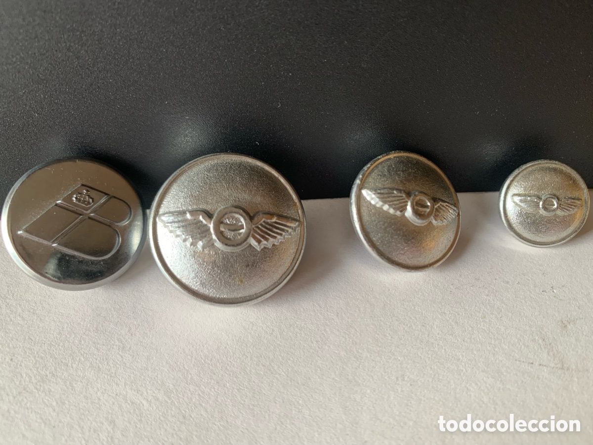 Coleccionismo: COLECCI&Oacute;N DE BOTONES DE UNIFORMES DE LA COMPA&Ntilde;&Iacute;A IBERIA. - Foto 2