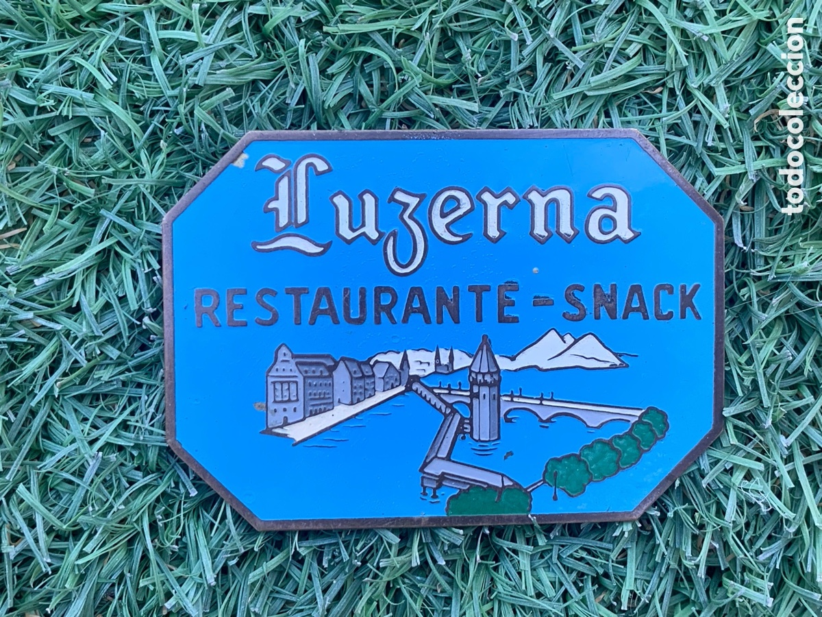 Coleccionismo: &bull;Gran Insignia LUZERNA - Restaurante Snack - Foto 1