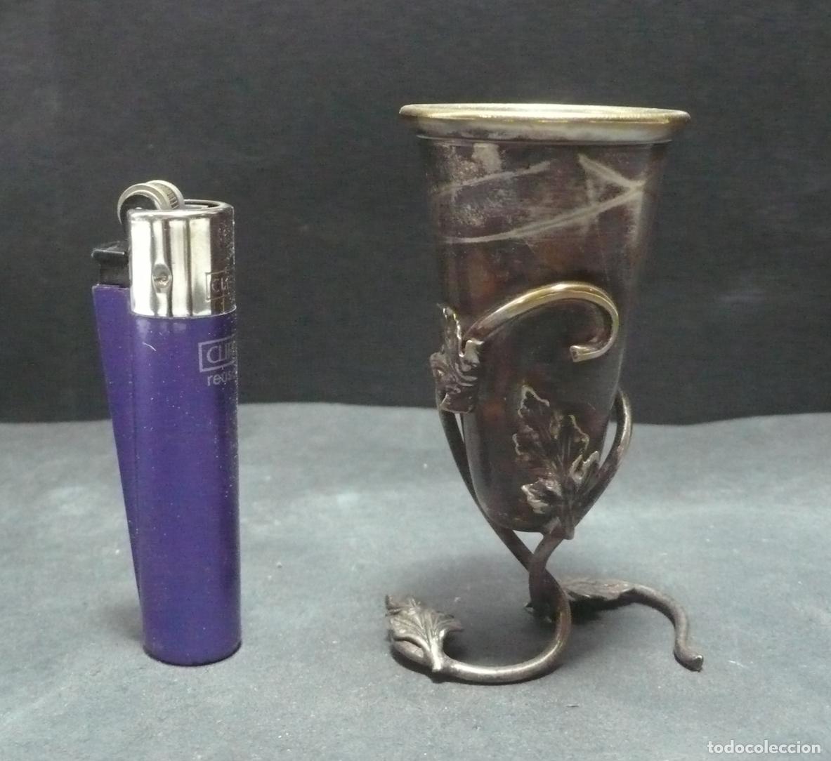 Coleccionismo: PEQUE&Ntilde;A COPA EN METAL - Foto 1