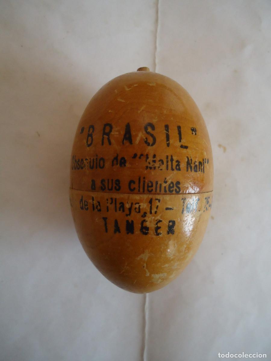 Coleccionismo: HUEVO DE MADERA CONTENIENDO OTROS 2 MAS DE MADERA . PUBLICIDAD DE BRASIL, TIENDA DE TANGER. -- 23