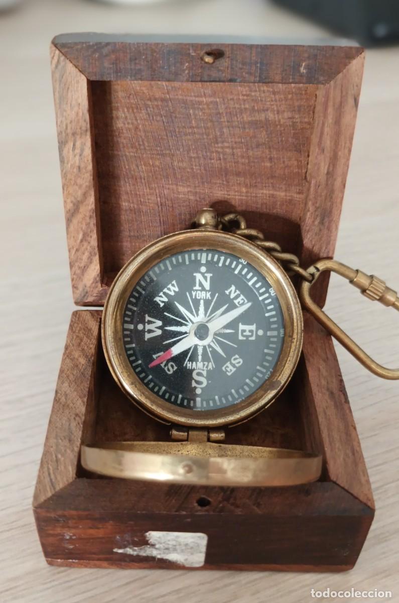 Coleccionismo: Br&uacute;jula con estuche de madera - Foto 1